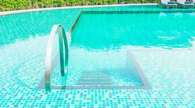 The Ultimate Guide to Pool Cleaning Services
